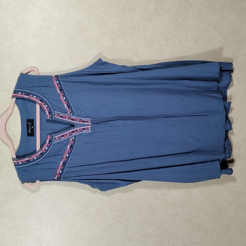 2/$10 04197 Whispers muted blue sleeveless embroidery blouse 2X